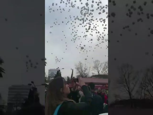 В Сочи запустили шары в память о погибших в Кемерово