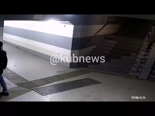 В Краснодаре молодой человек разрисовал стены подземного перехода