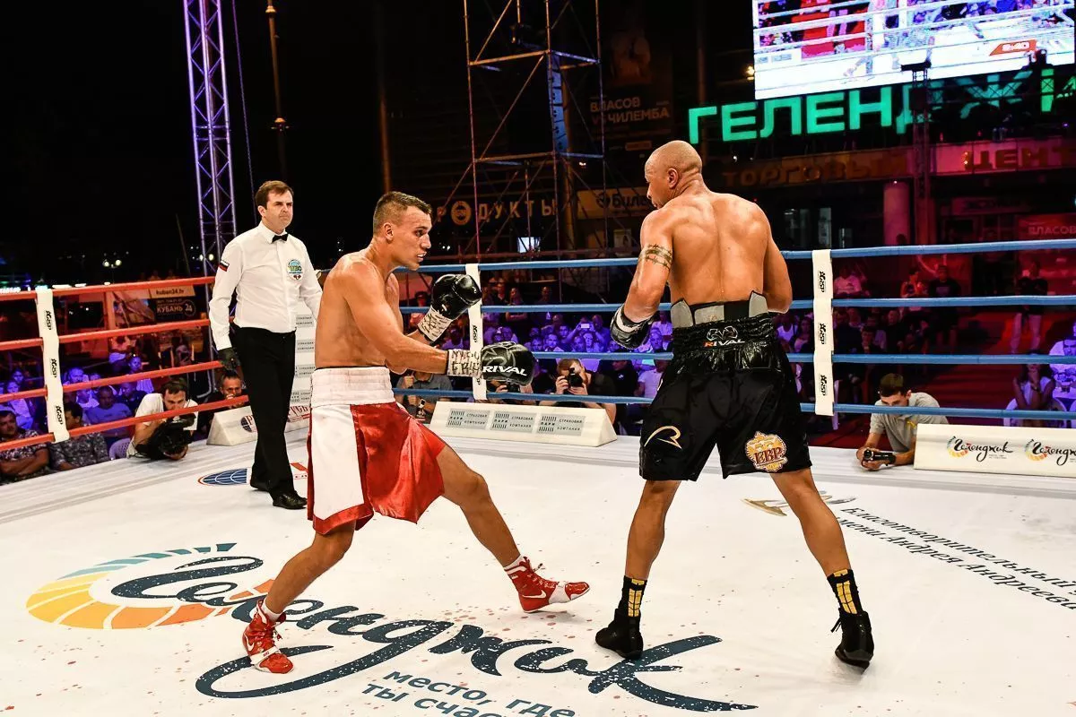 В Геленджике состоялся международный турнир по профессиональному боксу 