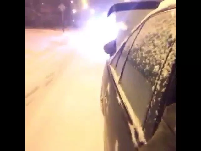 Краснодарец катается по трассе на лыжах