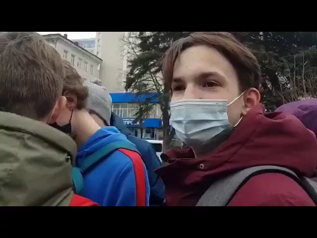 Многочисленные юные участники митинга даже не знают его целей