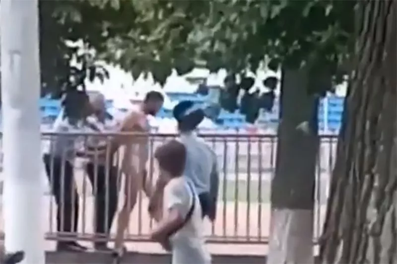 На стадионе голого дебошира задержала полиция