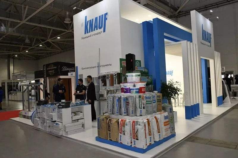 Деловая программа выставки началась с проведения пресс-брифинга по случаю открытия выставки, который прошел на стенде генерального партнера – компании КНАУФ. 