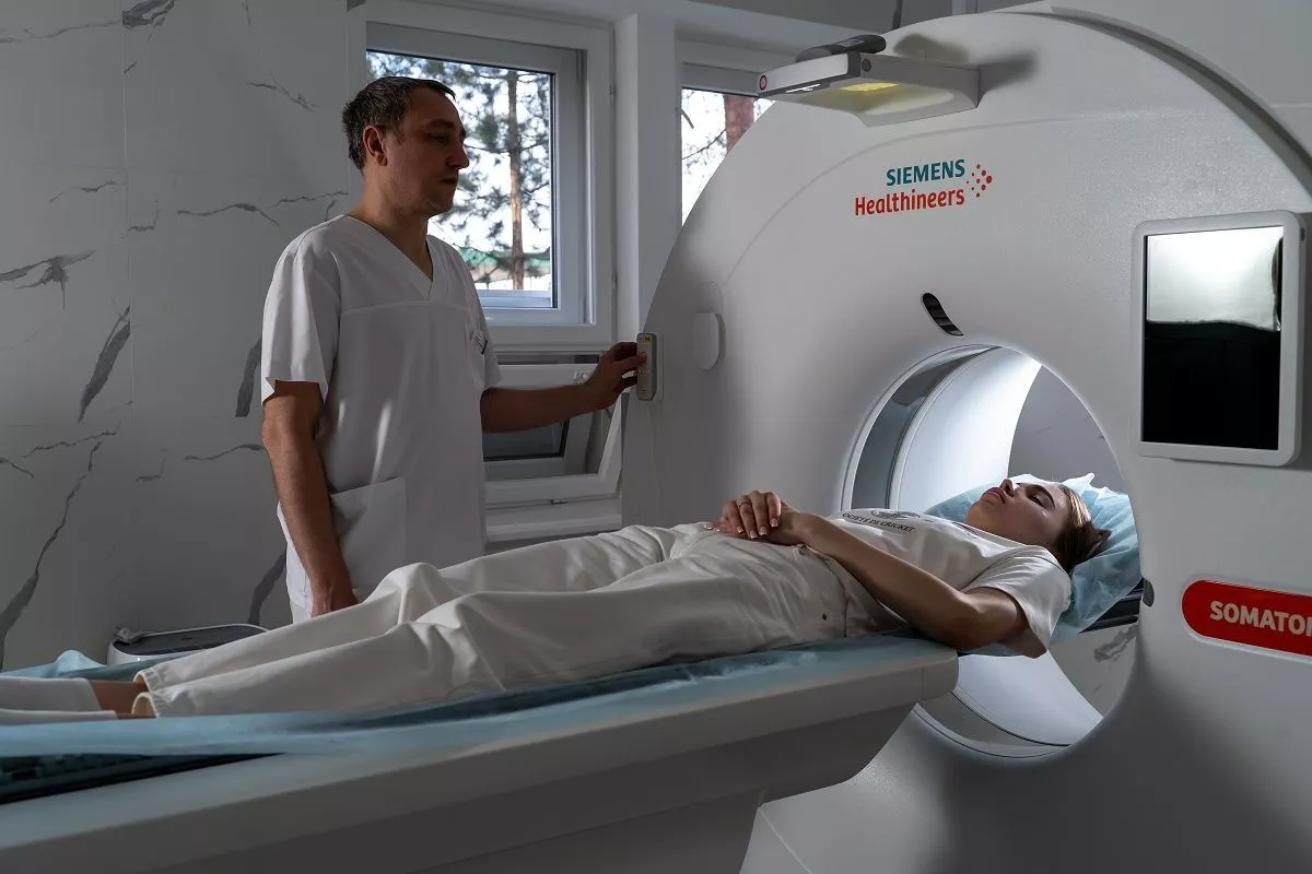 Клиника им. Х.М. Совмена  оснащена самым современным медицинским оборудованием и собственной лабораторией. 