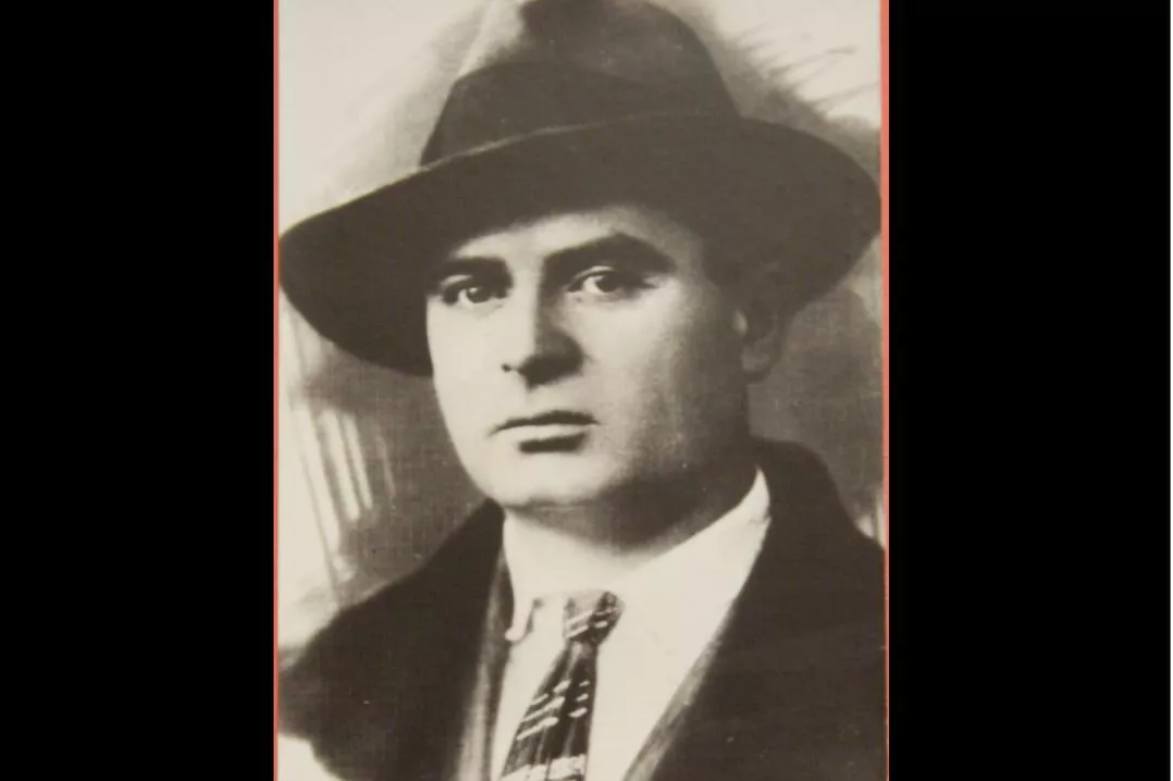 Командиром Тихорецкого истребительного батальона с 1941 по июль 1942 года был директор школы № 37 А. Карташов. Командиром Тихорецкого истребительного батальона с 1941 по июль 1942 года был директор школы № 37 А. Карташов.