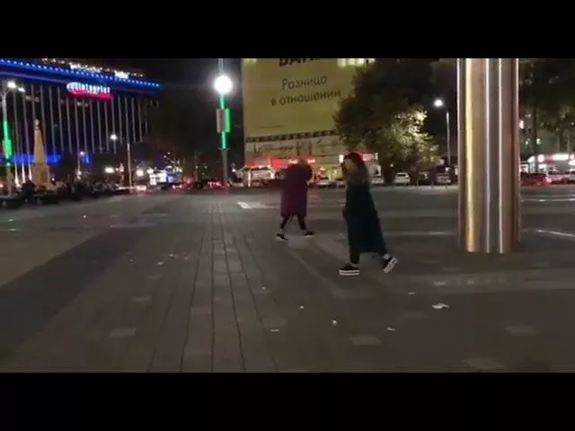 Битье тарелок у мэрии Краснодара