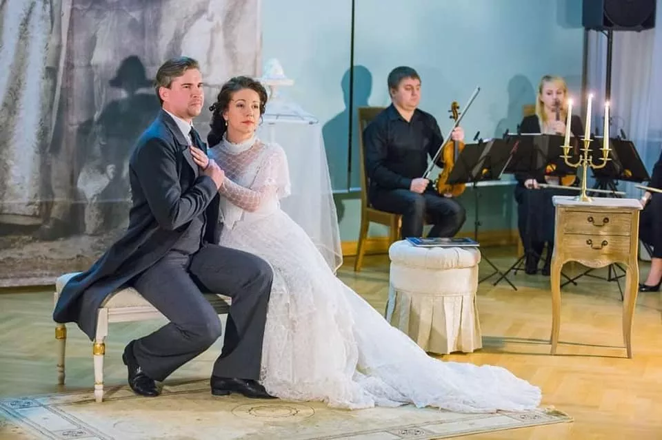 Юлия Макарова в роли Александры Салищевой (спектакль-концерт Г. Николаева в музее им. Ф. Коваленко «История любви кубанского Третьякова»