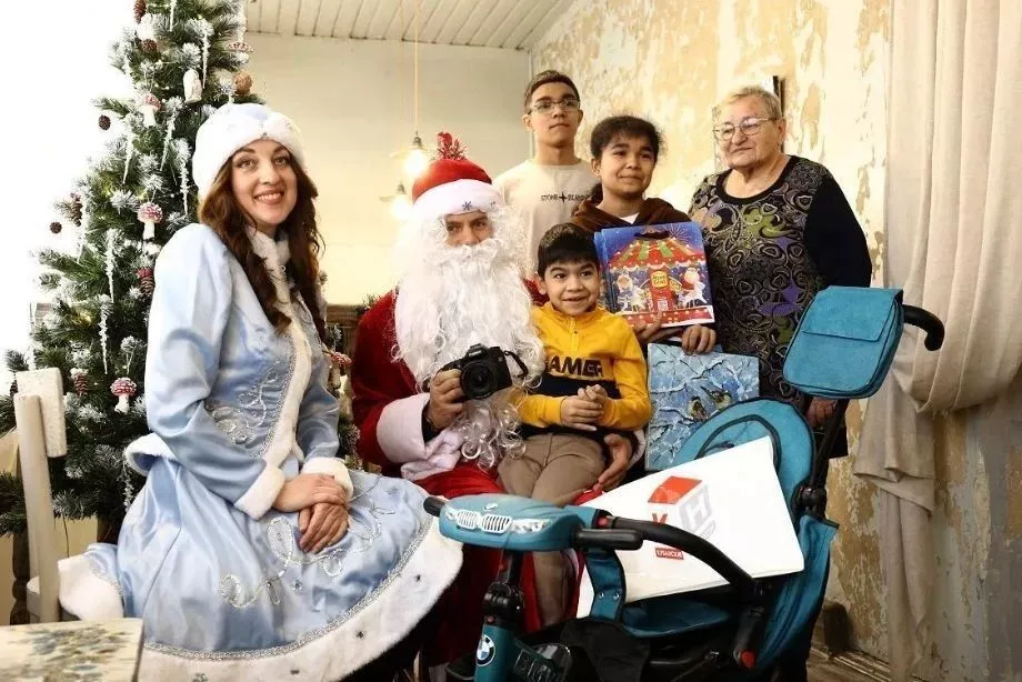 «Кубанские новости» поздравили с Новым годом маленького Дамира из города Армавира и исполнили его мечту. 