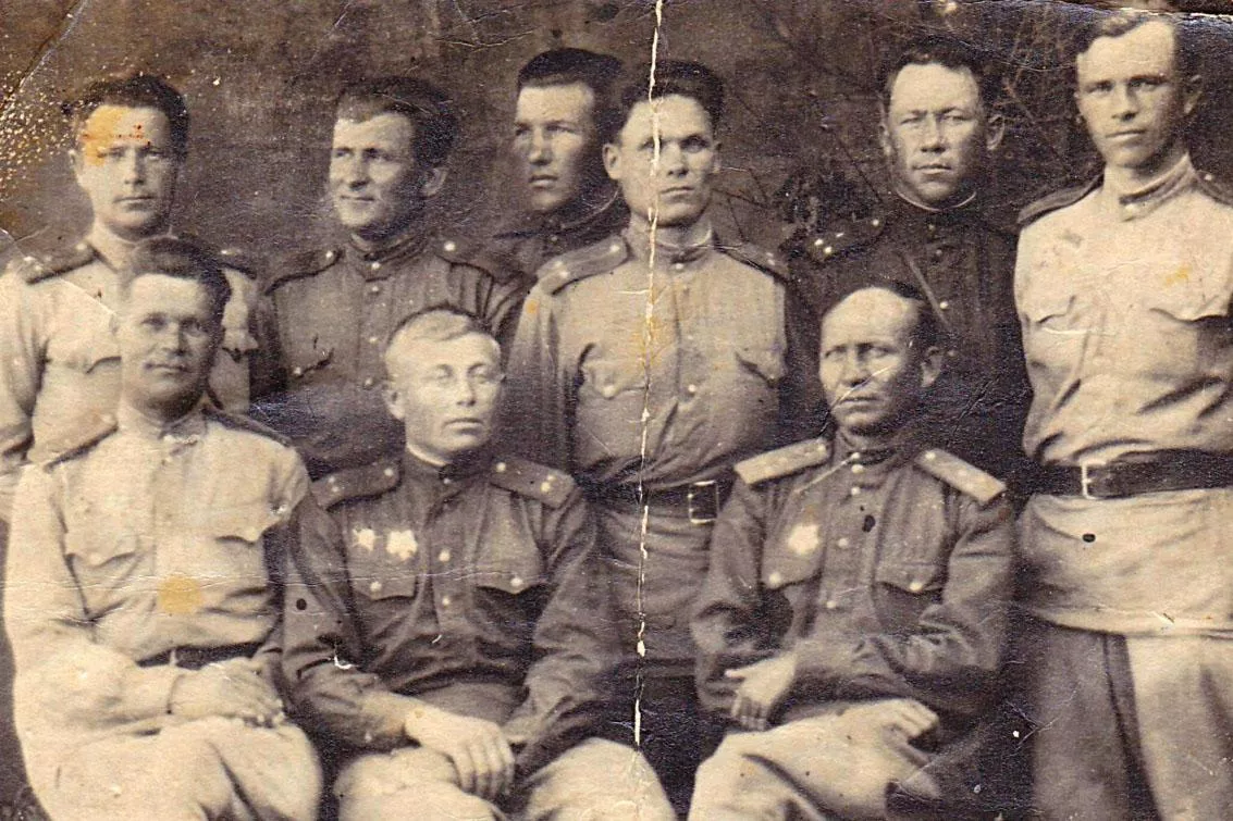  Офицеры 1177-го полка 347-й стрелковой дивизии, которая в 1942 году формировалась в станице Кущевской, а потом и освобождала от врага Кущевский район. 