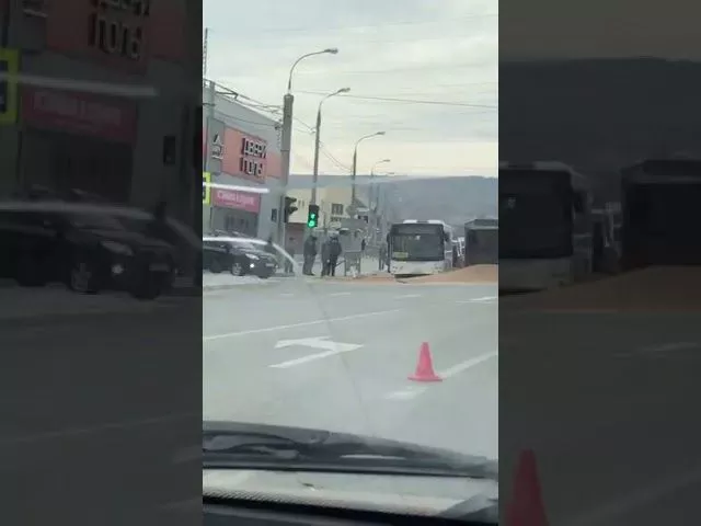 В Новороссийске опрокинулся зерновоз, 20 февраля