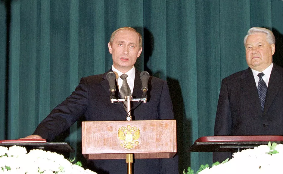 Владимир Путин был избран президентом РФ 26 марта 2000 года, а 7 мая 2000 года он вступил в должность.