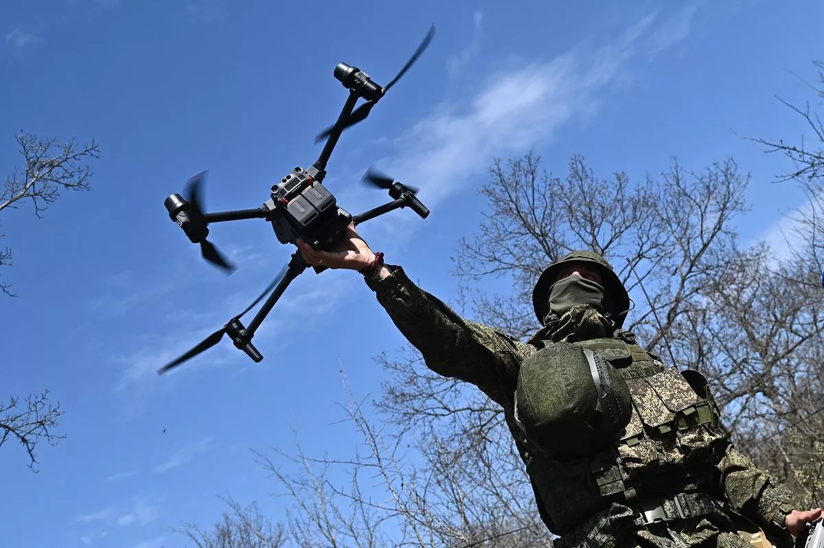 После обучения оператор БПЛА умеет не только запустить «птичку» в небо, но и собрать ее с нуля и запрограммировать. После обучения оператор БПЛА умеет не только запустить «птичку» в небо, но и собрать ее с нуля и запрограммировать.