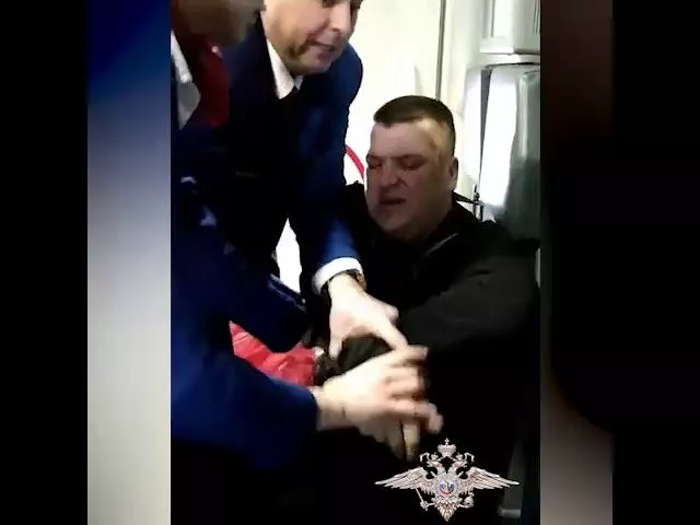 Дебошир на борту самолета Санкт-Петербург - Анталья