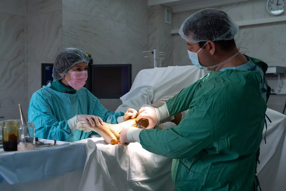 На лечение в Клинику имени Х.М. Совмена приезжают из самых разных регионов страны.