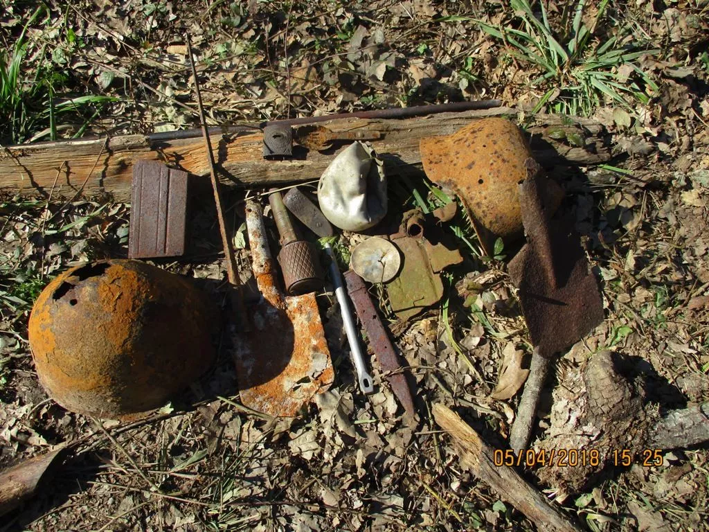 Офицеры и рядовые под наставничеством кубанских поисковиков проходят обучение и принимают участие в полевых экспедициях. 