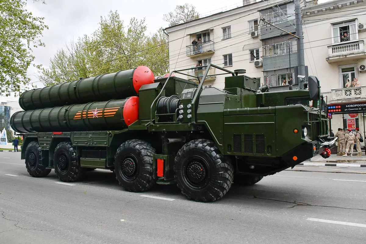 Военный парад в городе-герое Новороссийске. Военный парад в городе-герое Новороссийске.