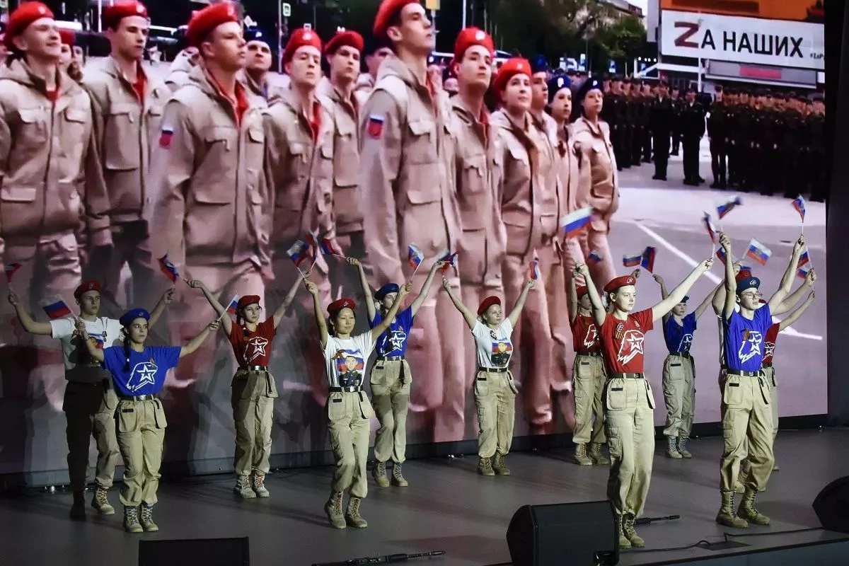 Одним из важнейших направлений работы фонда в 2024 году стала просветительская деятельность в области патриотизма, добровольчества и воспитания подрастающего поколения.