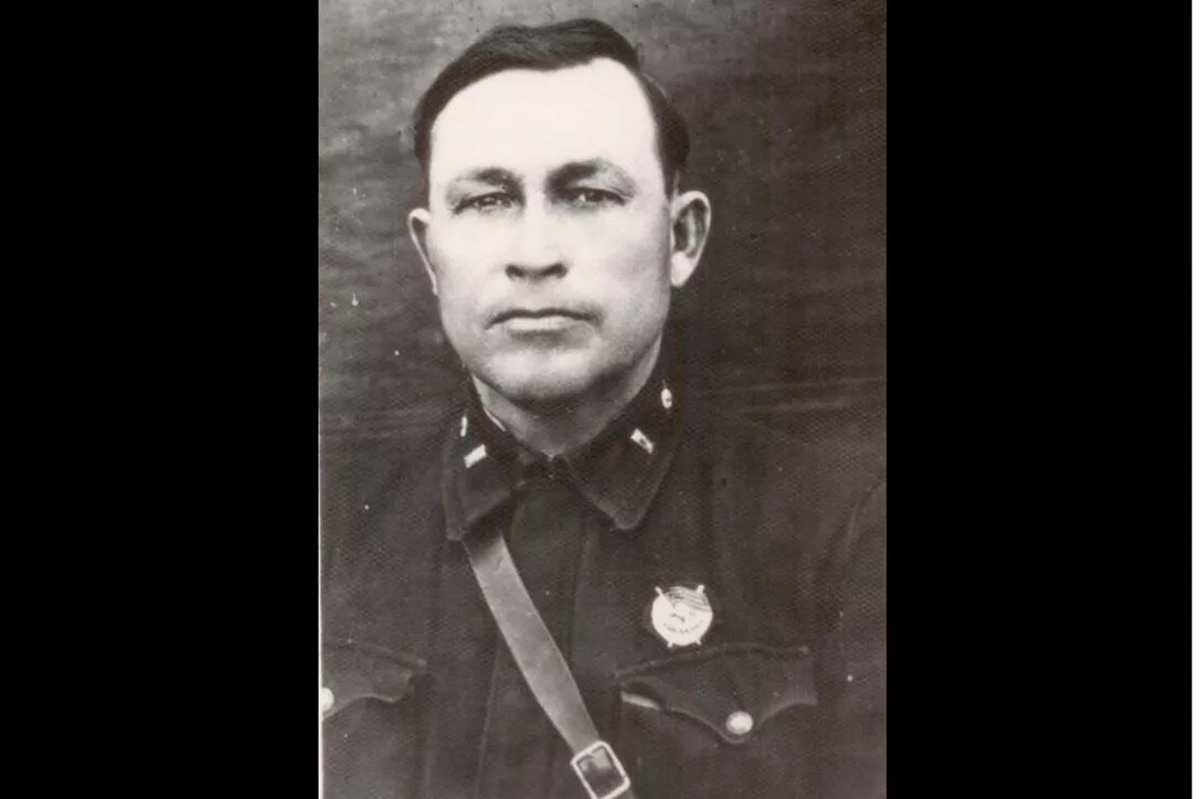 «Спаситель Тихорецка» – комбат Николай Никифоров (фото публикуется впервые), командуя 2-м стрелковым батальоном, неоднократно проявлял себя как отважный, не знающий страха командир, умело руководил боем, нанося противнику большие потери. Погиб смертью храбрых 25 декабря 1943 года, освобождая Украину. «Спаситель Тихорецка» – комбат Николай Никифоров (фото публикуется впервые), командуя 2-м стрелковым батальоном, неоднократно проявлял себя как отважный, не знающий страха командир, умело руководил боем, нанося противнику большие потери. Погиб смертью храбрых 25 декабря 1943 года, освобождая Украину.