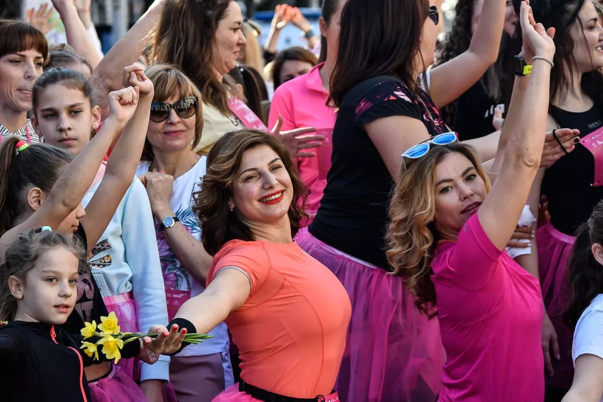 Краснодарцы пришли посмотреть на праздничный забег целыми семьями, а некоторые привели с собой и домашних питомцев