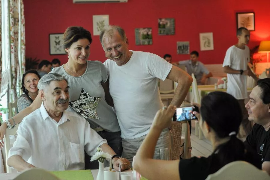 Александр Панкратов-Черный,  Анастасия Макеева,  Андрей Анкудинов.