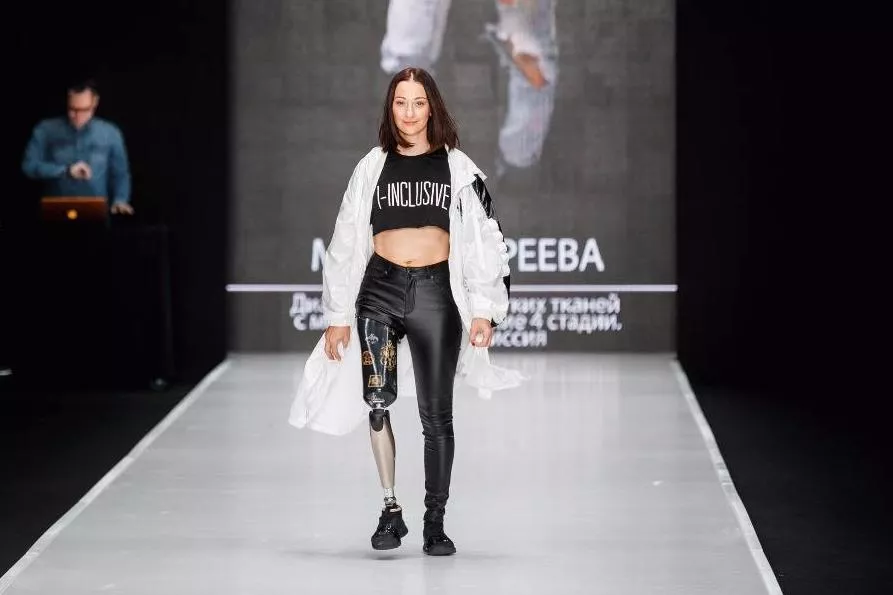 Короткая прогулка по подиуму сделала Марию звездой мирового уровня. 