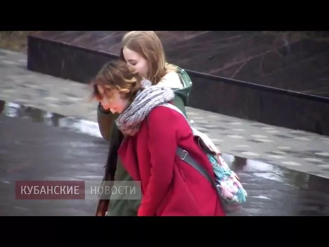 Школьницы заплевали Вечный огонь в Абинске