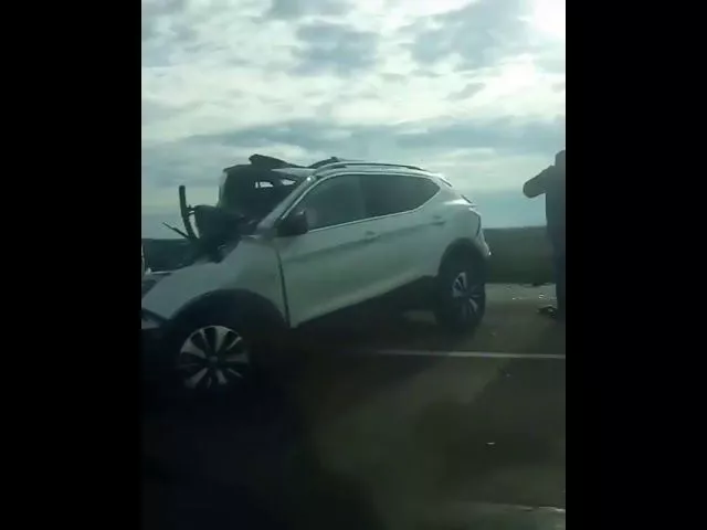 "Ниссан" столкнулся с фурой