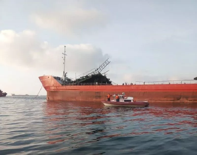 На танкере "Генерал Ази Асланов" произошел взрыв