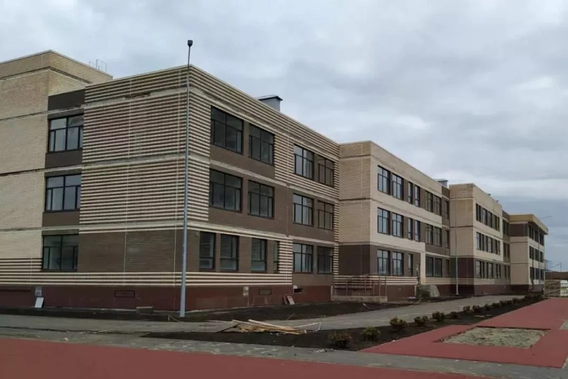 Новая школа на ул. Конгрессной в Краснодаре самая большая в ЮФО, она рассчитана на 1875 мест в смену.