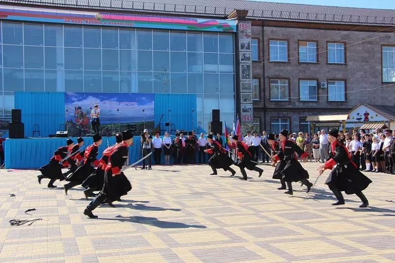 В районе с размахом отметили 190-летие со времени подвига казачьей сотни Андрея Гречишкина.