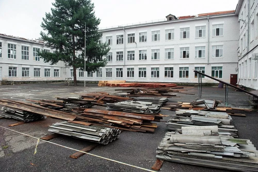 Старая крыша полностью демонтирована. Старая крыша полностью демонтирована.