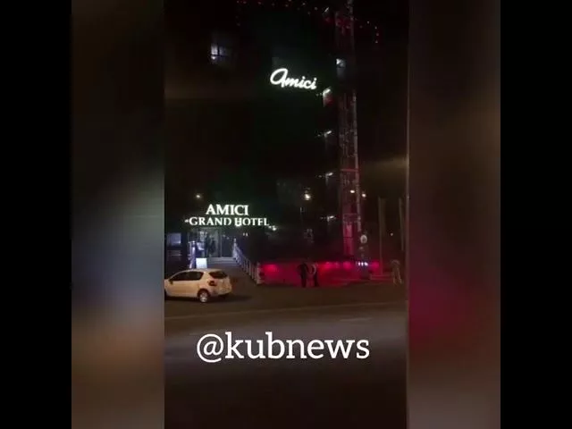 Горит автомобиль на подземной парковке в Краснодаре 18.08.2018