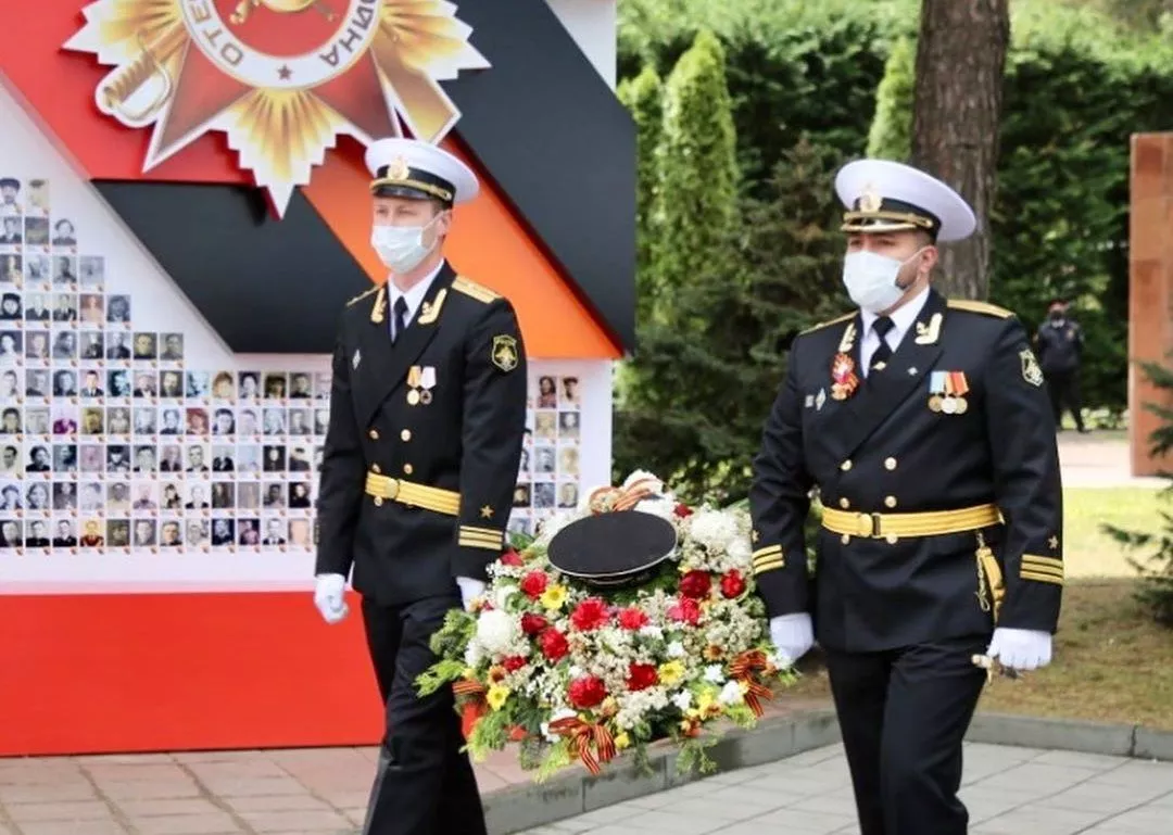 В городе также прошла традиционная акция «Бескозырка».