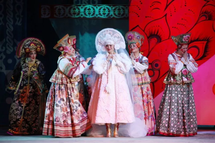 Зрителей ждут знакомые с детства персонажи, а также приключения на земле, под водой и в воздухе.