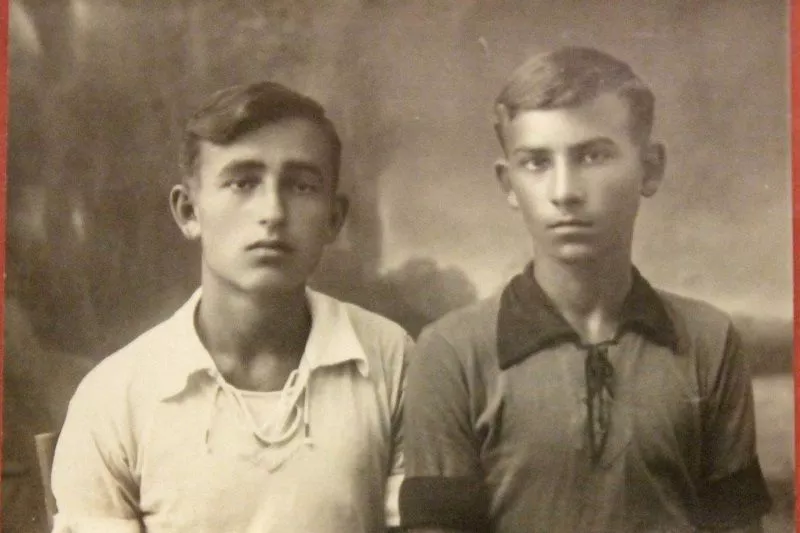 Братья Георгий (слева) и Игорь Волошко, довоенный снимок. Братья Георгий (слева) и Игорь Волошко, довоенный снимок.