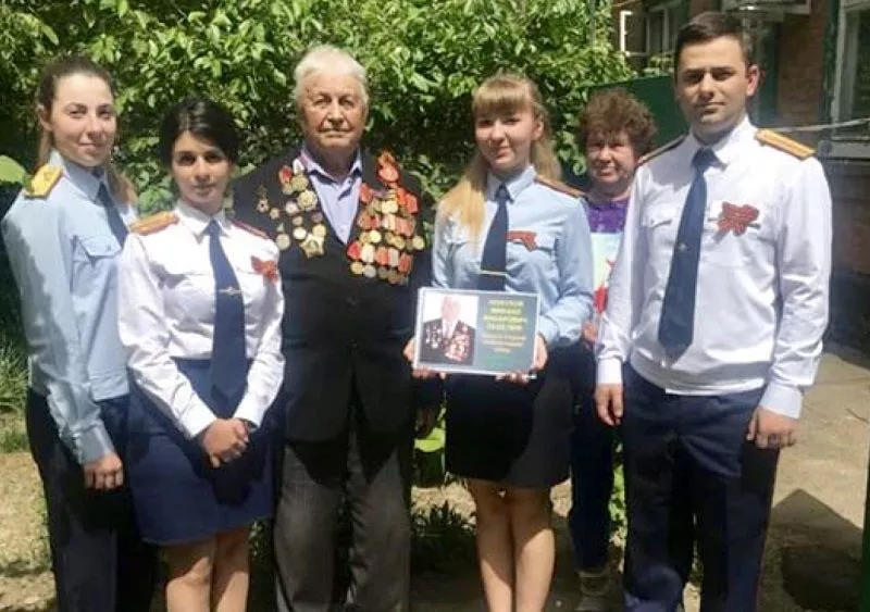 В преддверии празднования 74-й годовщины Дня Победы кадеты чествовали ветеранов войны. В преддверии празднования 74-й годовщины Дня Победы кадеты чествовали ветеранов войны.