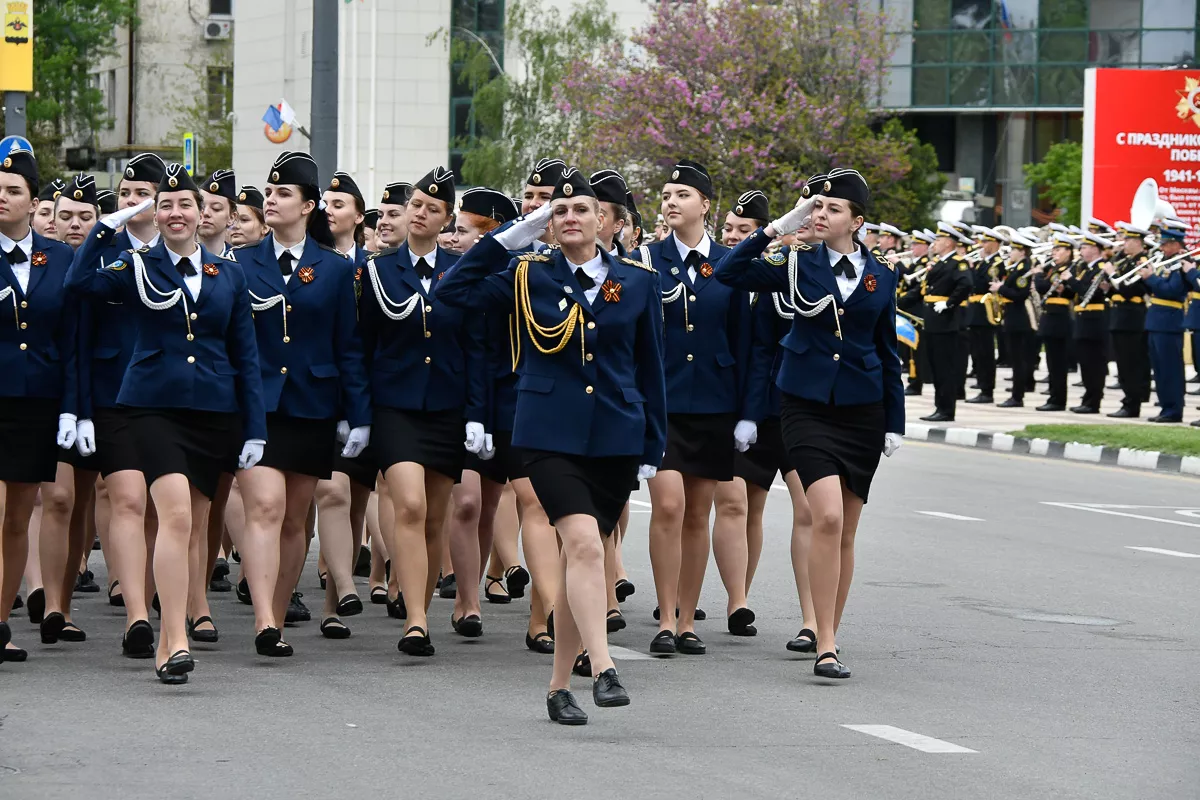 Военный парад в городе-герое Новороссийске. Военный парад в городе-герое Новороссийске.