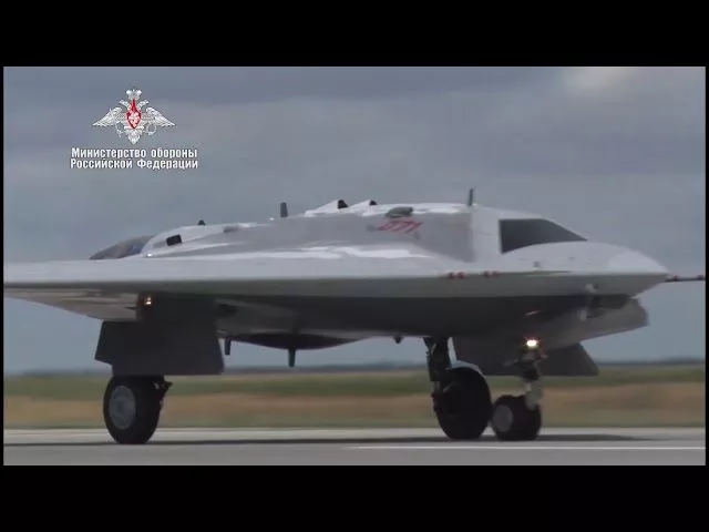 Первый полет новейшего беспилотного летательного аппарата «Охотник»