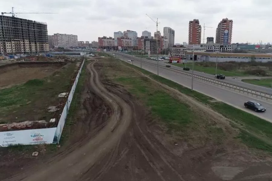 Так выглядел квартал до начала работ по озеленению и благоустройству.