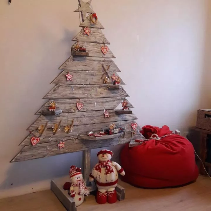 Елка из дерева 