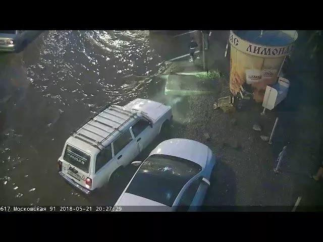 Водооткачивающая техника на Московской, 21 мая