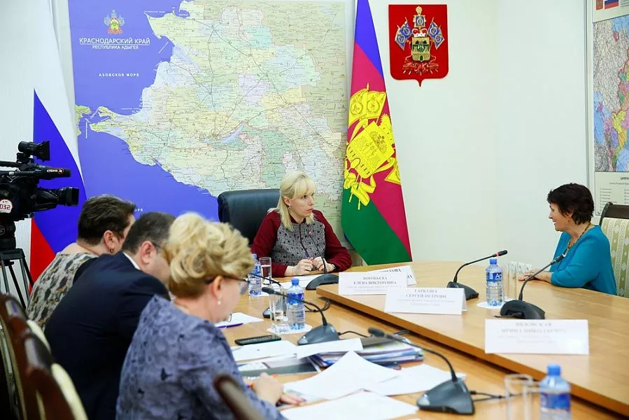 Анна Минькова проводит прием граждан