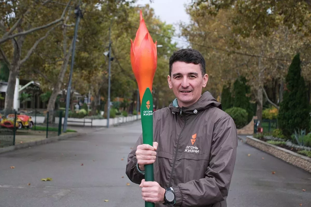 На основе главных событий жизни Артема Алискерова снят документальный фильм «На грани возможного. Встань и иди».