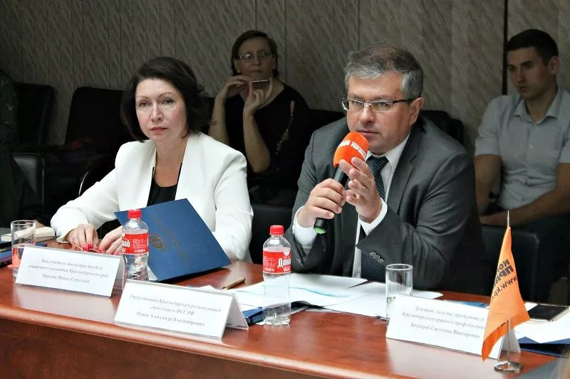 Александр Рунов, управляющий Краснодарским региональным отделением Фонда социального страхования, рассказал, что предприятия региона с каждым годом все больше внимания уделяют мерам профилактики производственного травматизма.