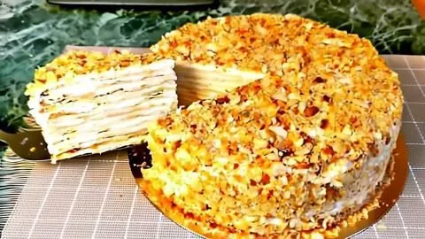 Французский рецепт «Наполеона»: крем, который пропитает торт насквозь. Идеальный выбор для вашей семьи