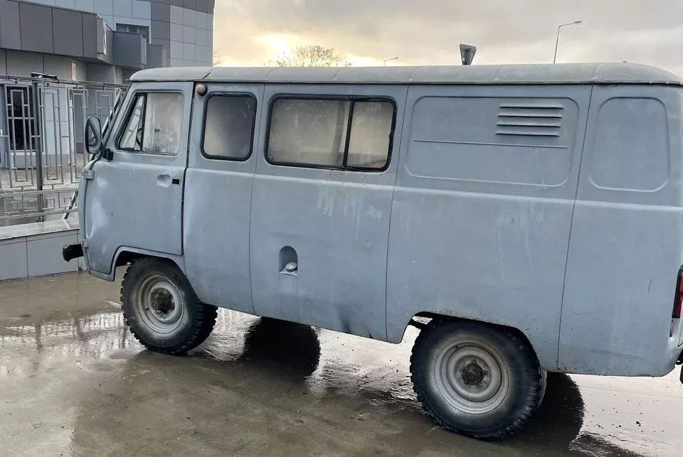«Буханка» – очередной автомобиль, который Роман готовится передать на фронт. 