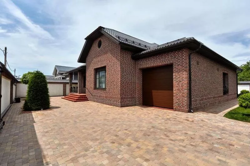 Комфортабельный дом из бельгийского кирпича стоимостью 67 млн рублей. 