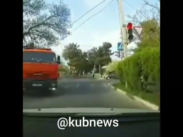 Девочка выжила под КамАЗом