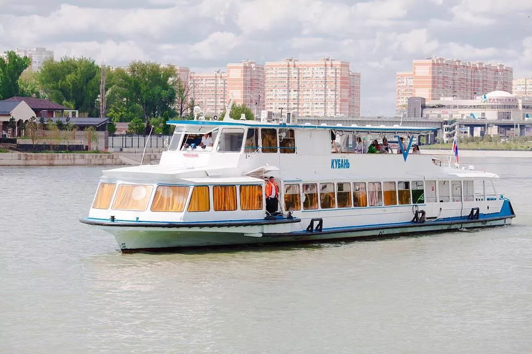 Теплоходы по реке Кубань в Краснодаре будут курсировать ориентировочно до конца сентября.