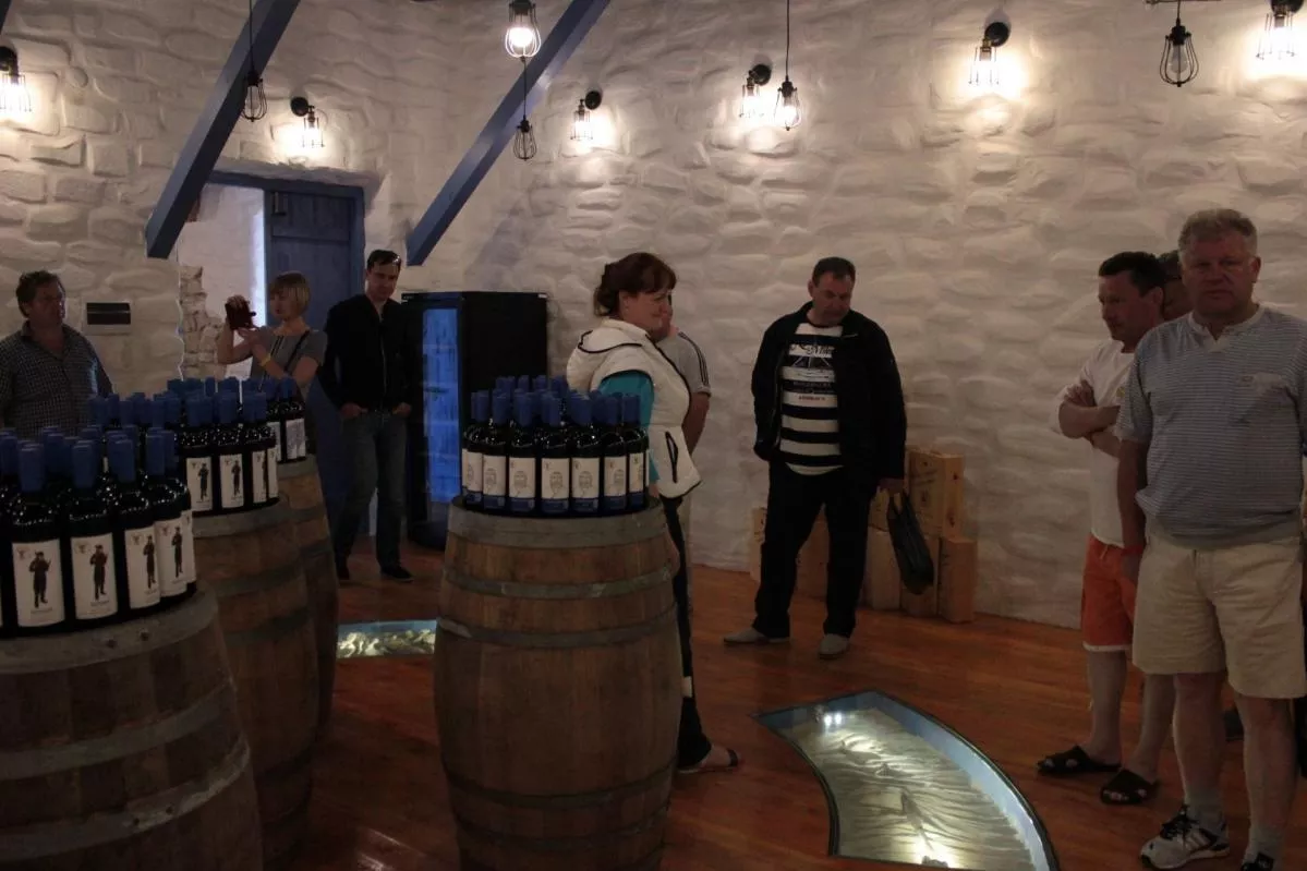 В дегустационном зале "Винное подворье старого Грека"